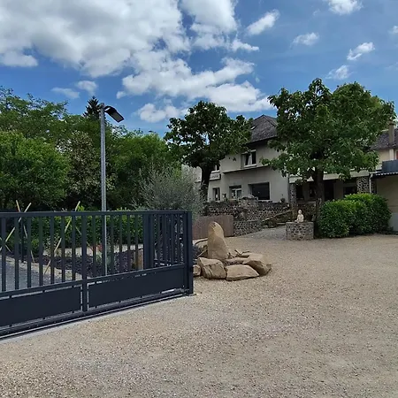 Le Relais De Boralde * 埃斯帕利永